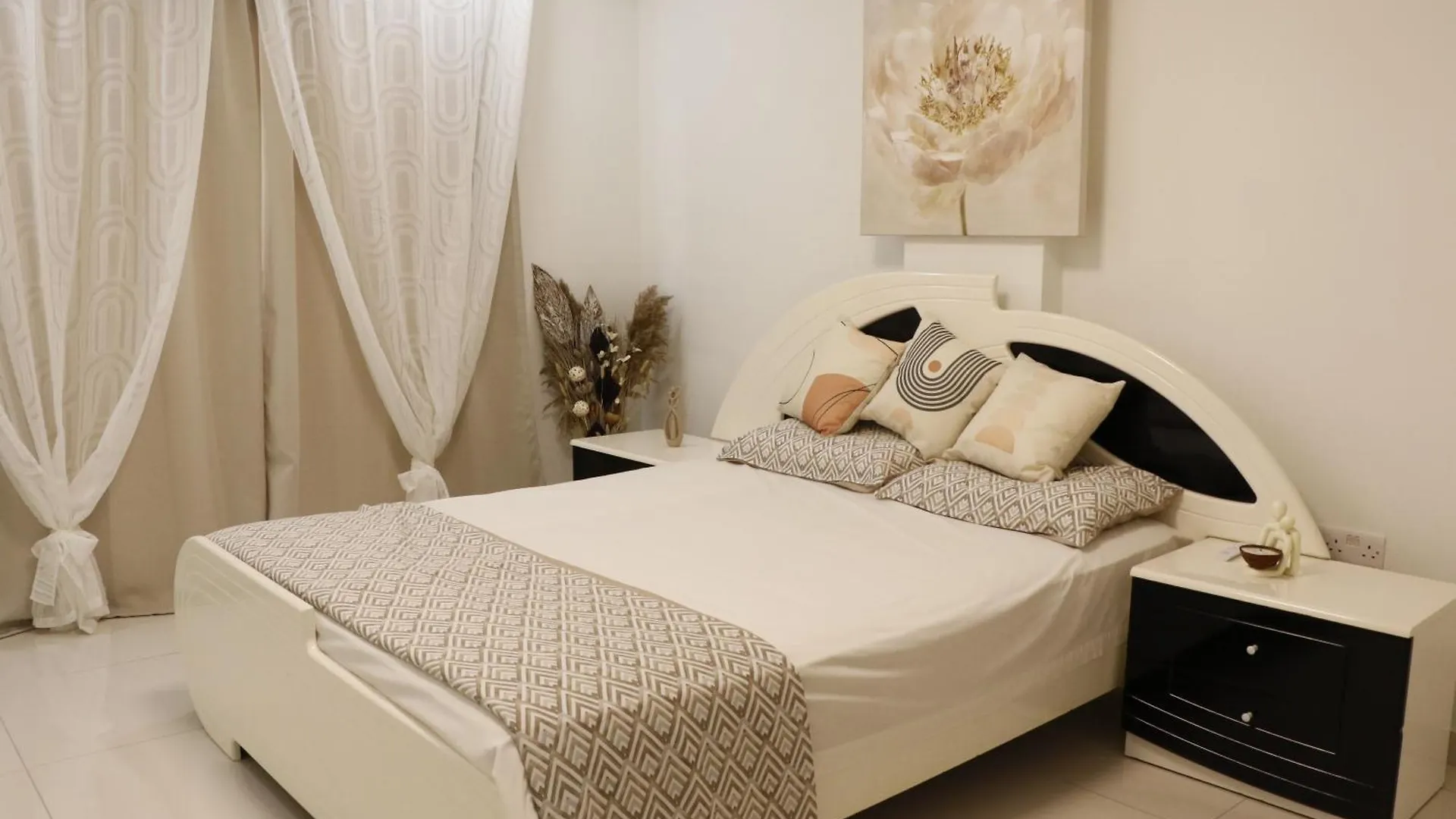 Spacious Apartment, Near Pinikoudes Beach Larnaca Appartement